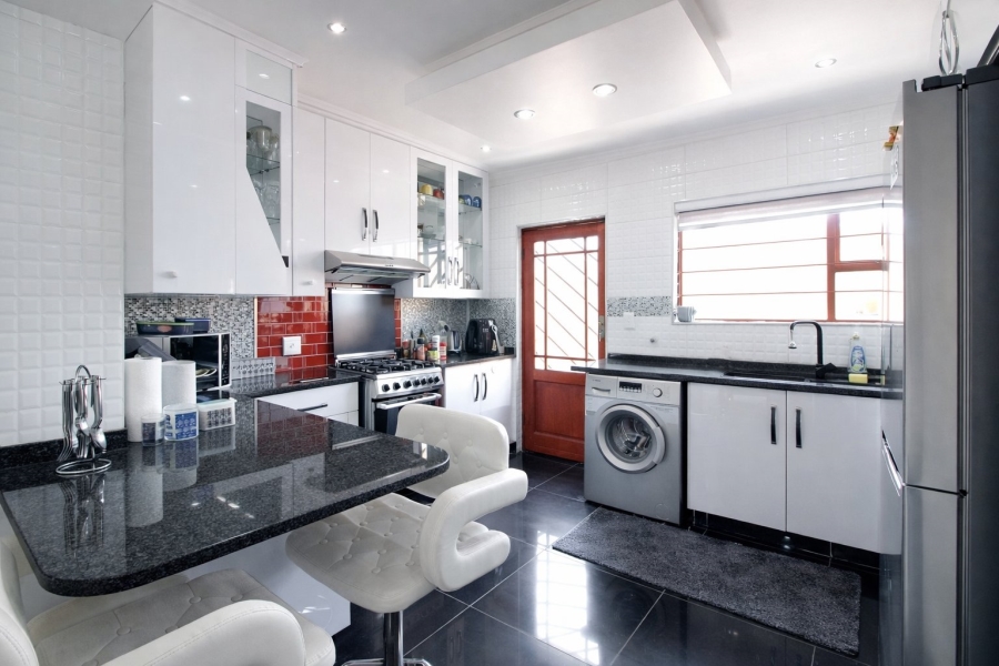 3 Bedroom Property for Sale in Noordhang Gauteng