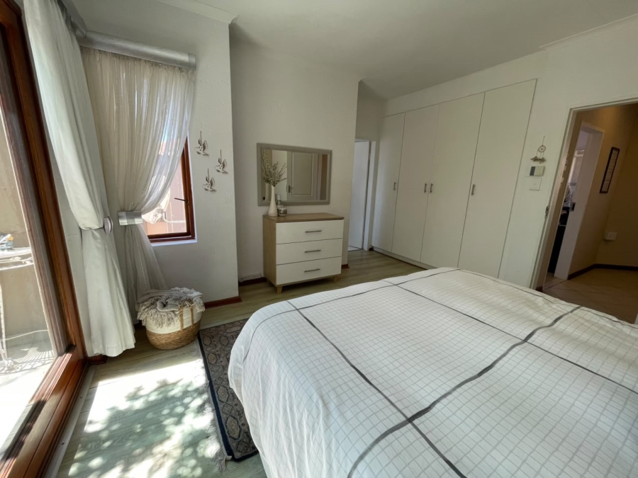 2 Bedroom Property for Sale in Noordheuwel Gauteng