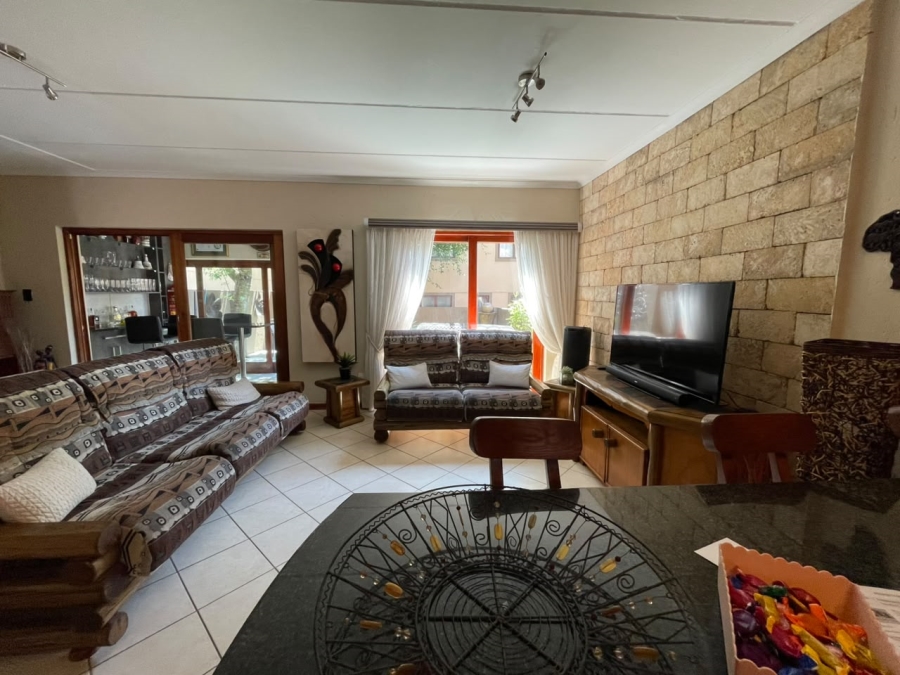 2 Bedroom Property for Sale in Noordheuwel Gauteng