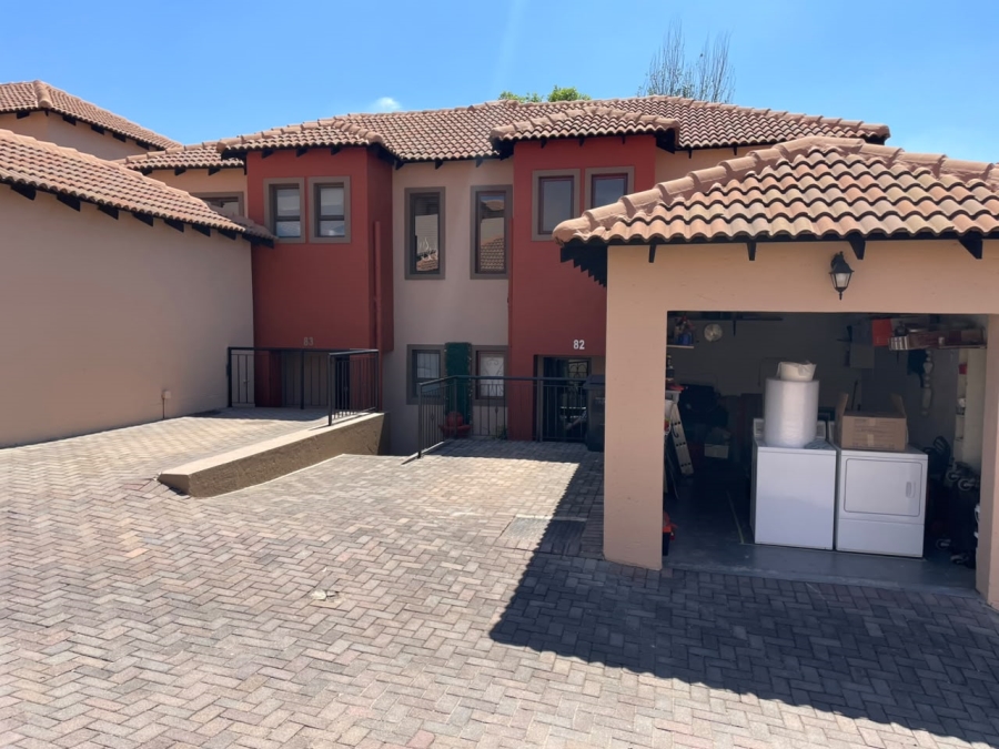 2 Bedroom Property for Sale in Noordheuwel Gauteng
