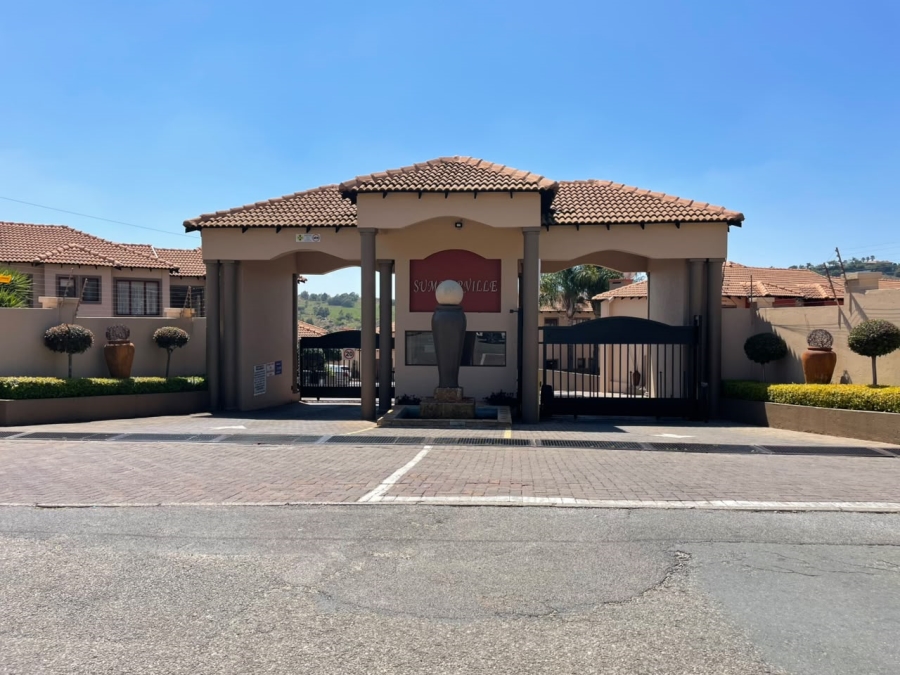 2 Bedroom Property for Sale in Noordheuwel Gauteng