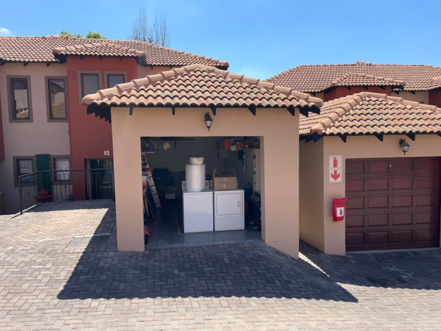 2 Bedroom Property for Sale in Noordheuwel Gauteng