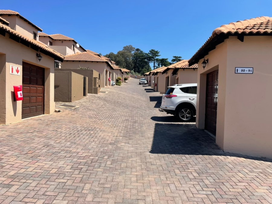 2 Bedroom Property for Sale in Noordheuwel Gauteng