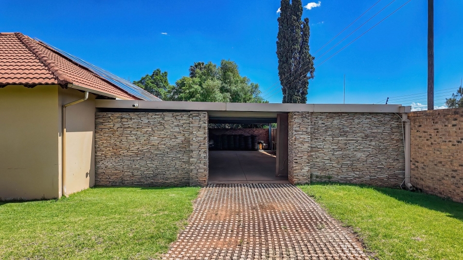 Commercial Property for Sale in Kameeldrift East Gauteng