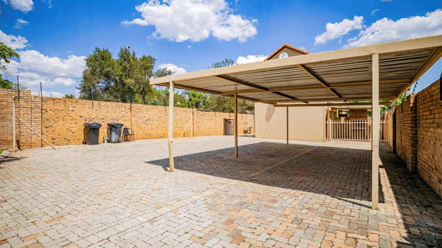 Commercial Property for Sale in Kameeldrift East Gauteng