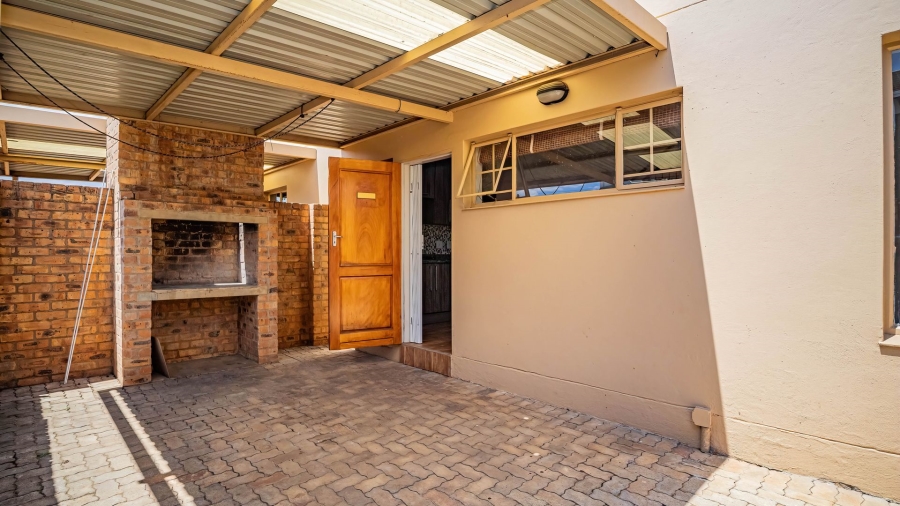 Commercial Property for Sale in Kameeldrift East Gauteng