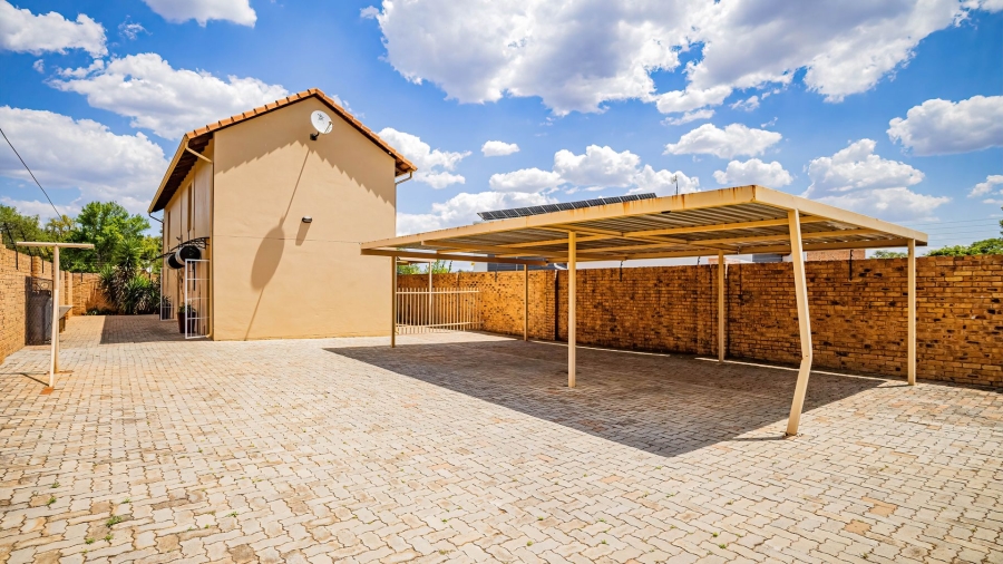 Commercial Property for Sale in Kameeldrift East Gauteng