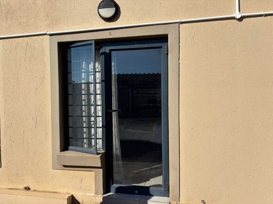 1 Bedroom Property for Sale in Rietfontein Gauteng
