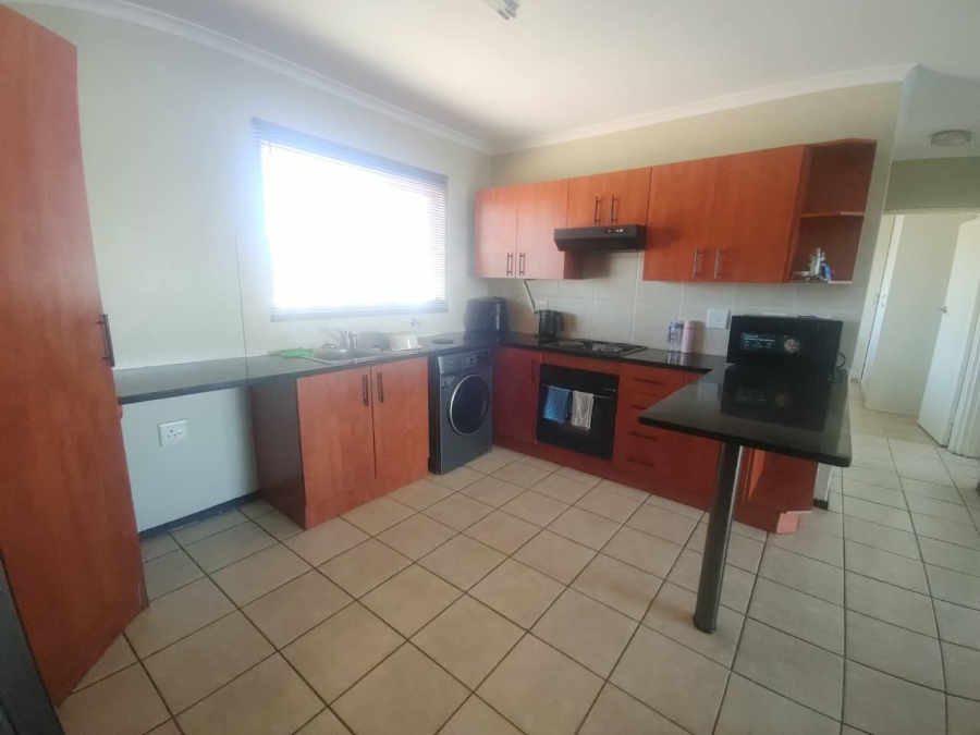 To Let 2 Bedroom Property for Rent in Bardene Gauteng
