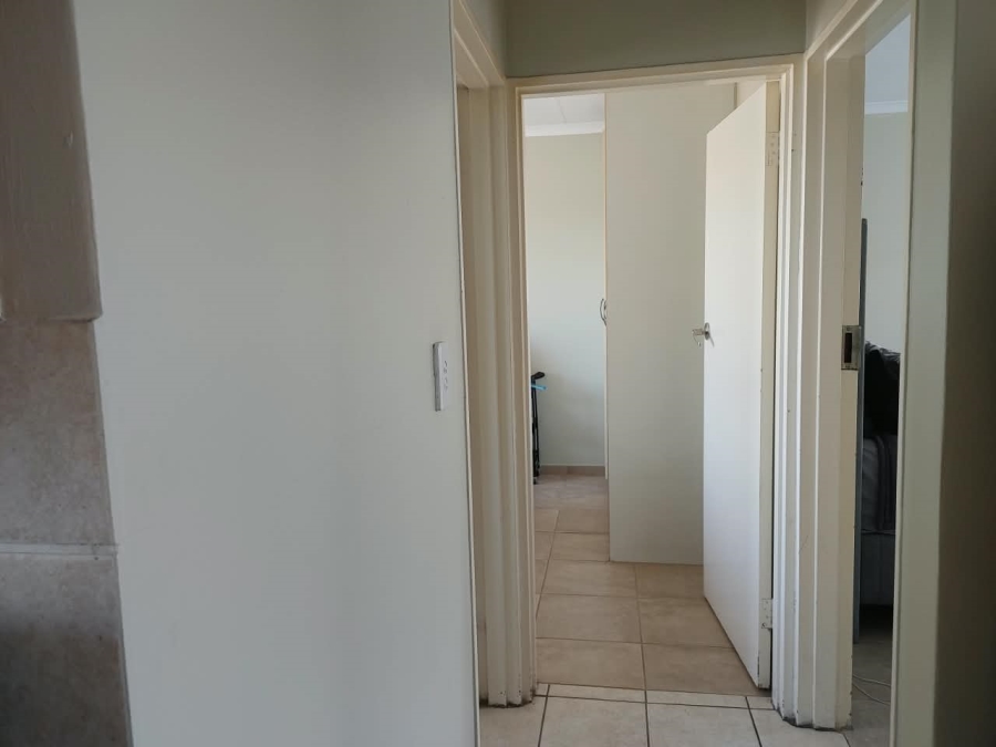 To Let 2 Bedroom Property for Rent in Bardene Gauteng