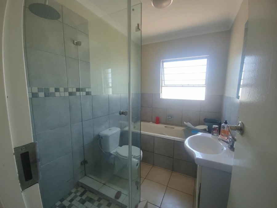 To Let 2 Bedroom Property for Rent in Bardene Gauteng