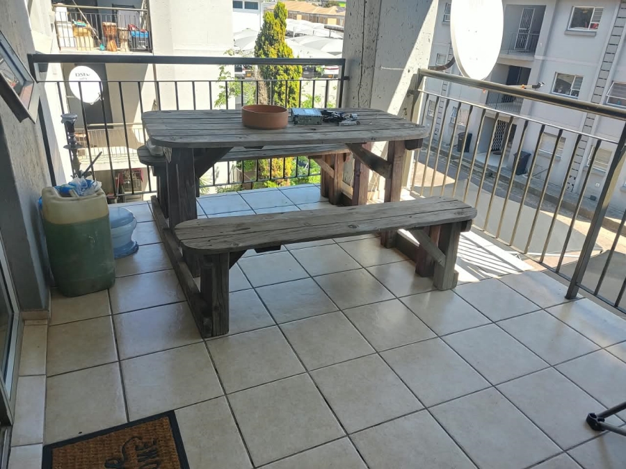 To Let 2 Bedroom Property for Rent in Bardene Gauteng