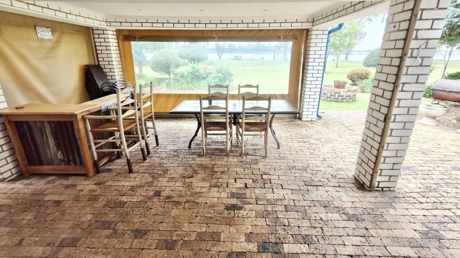 4 Bedroom Property for Sale in Vaal Marina Gauteng
