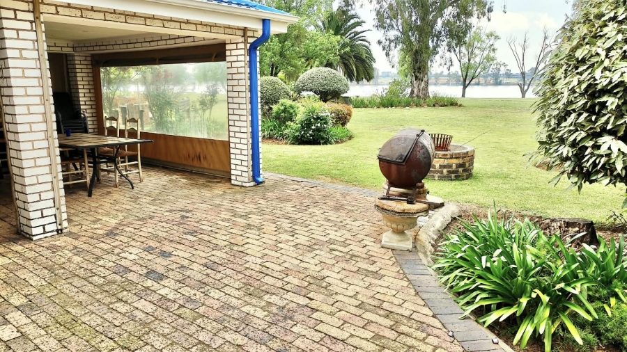 4 Bedroom Property for Sale in Vaal Marina Gauteng