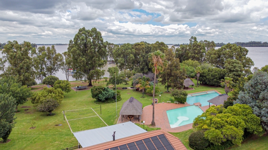 4 Bedroom Property for Sale in Vaal Marina Gauteng