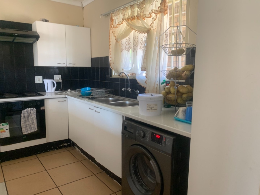 To Let 2 Bedroom Property for Rent in Zwartkop Gauteng