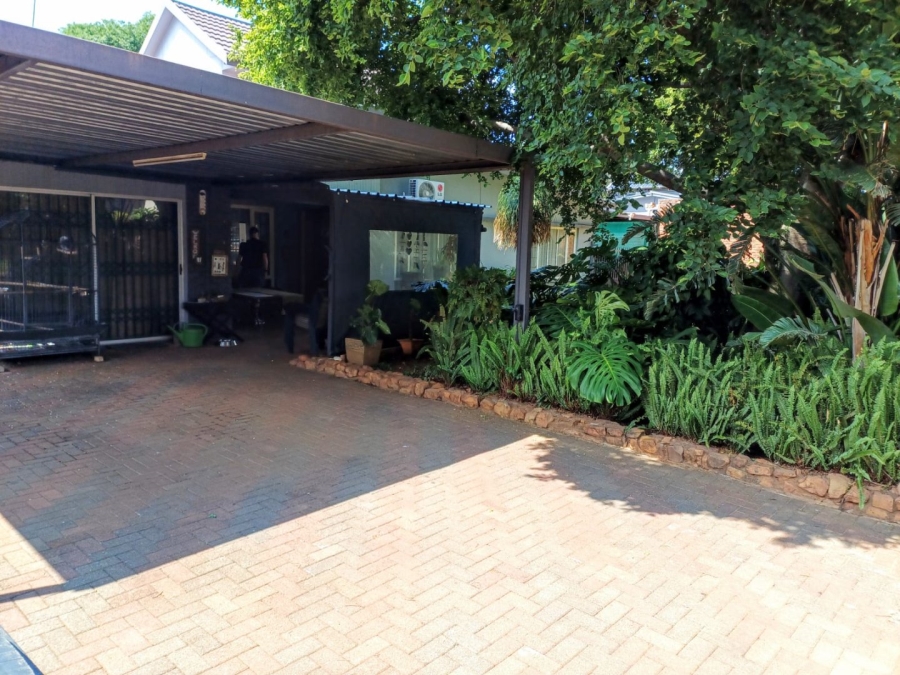 4 Bedroom Property for Sale in Sinoville Gauteng