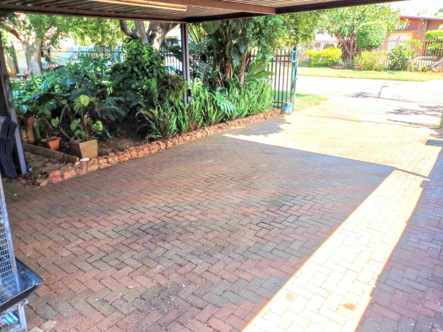 4 Bedroom Property for Sale in Sinoville Gauteng