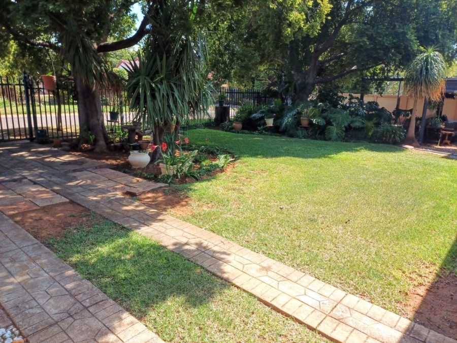 4 Bedroom Property for Sale in Sinoville Gauteng