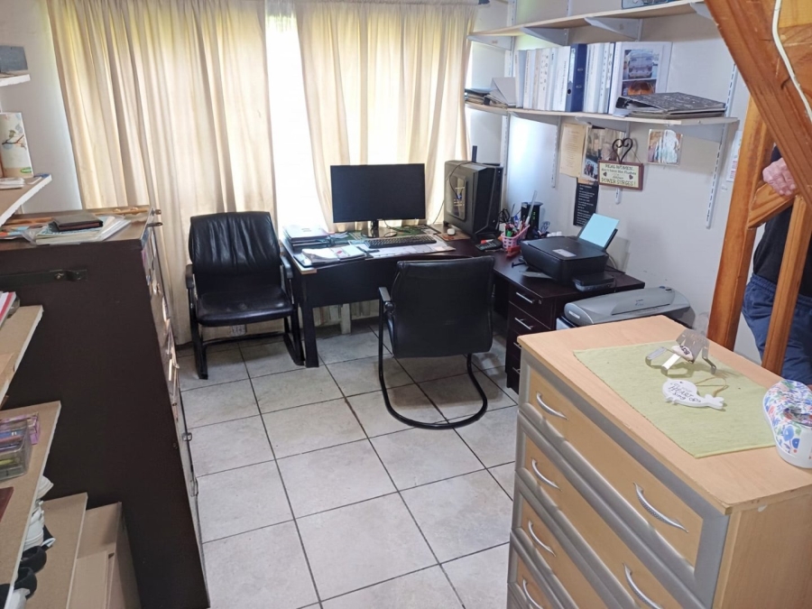 4 Bedroom Property for Sale in Sinoville Gauteng
