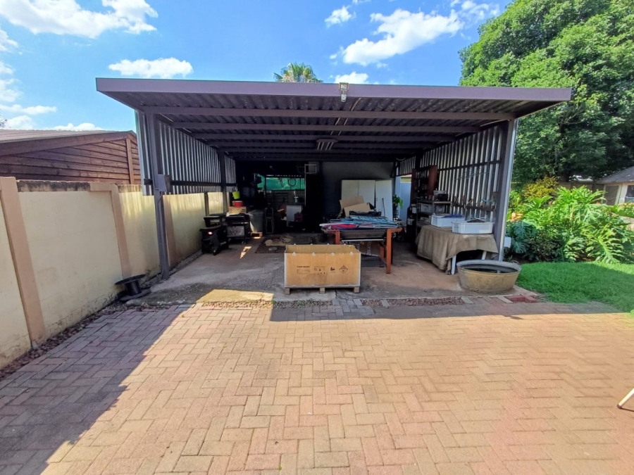 4 Bedroom Property for Sale in Sinoville Gauteng