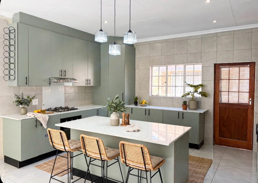 To Let 3 Bedroom Property for Rent in Amorosa Gauteng