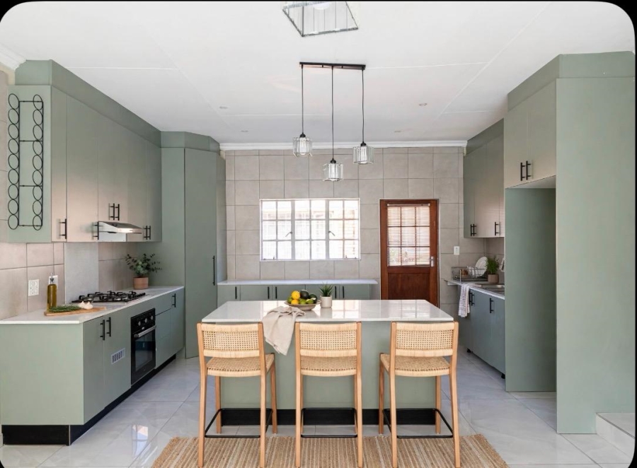 To Let 3 Bedroom Property for Rent in Amorosa Gauteng
