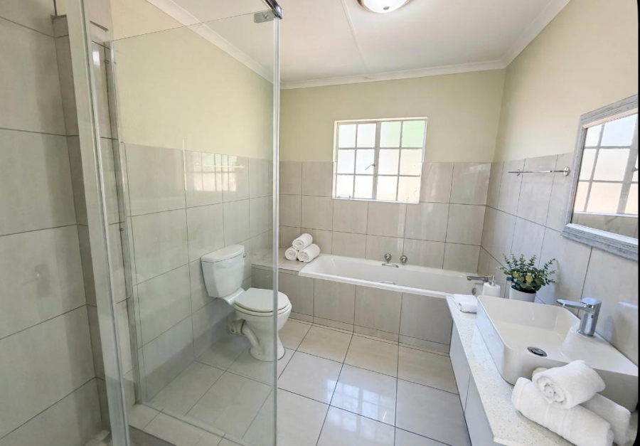 To Let 3 Bedroom Property for Rent in Amorosa Gauteng