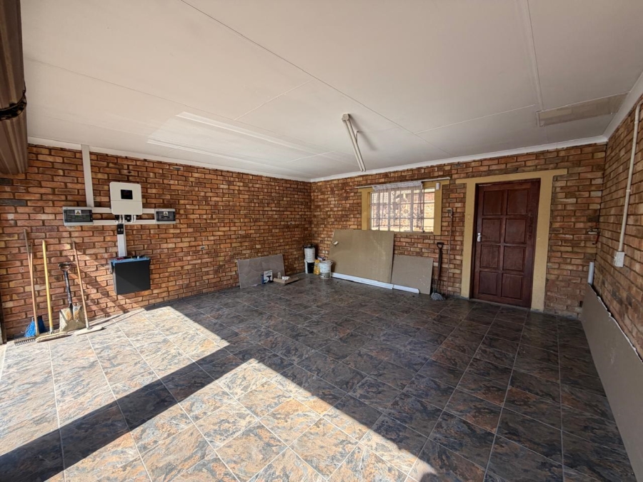 To Let 3 Bedroom Property for Rent in Amorosa Gauteng