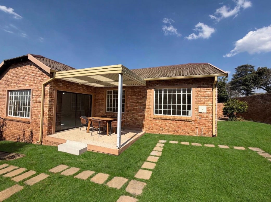 To Let 3 Bedroom Property for Rent in Amorosa Gauteng