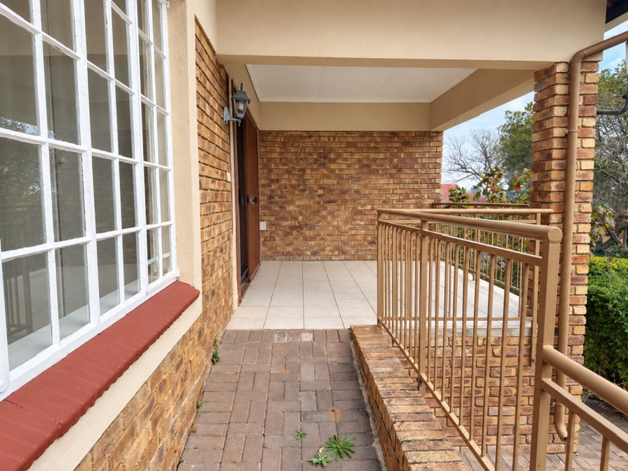 2 Bedroom Property for Sale in Wilgeheuwel Gauteng