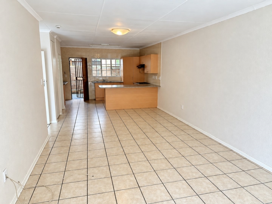 2 Bedroom Property for Sale in Wilgeheuwel Gauteng