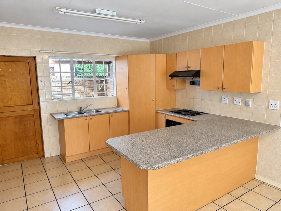 2 Bedroom Property for Sale in Wilgeheuwel Gauteng