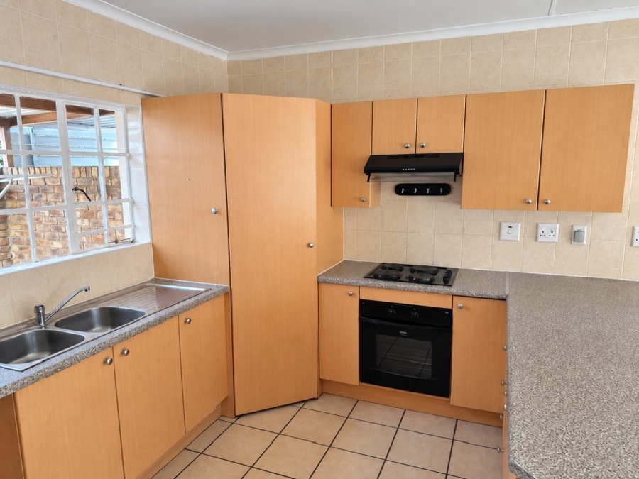 2 Bedroom Property for Sale in Wilgeheuwel Gauteng