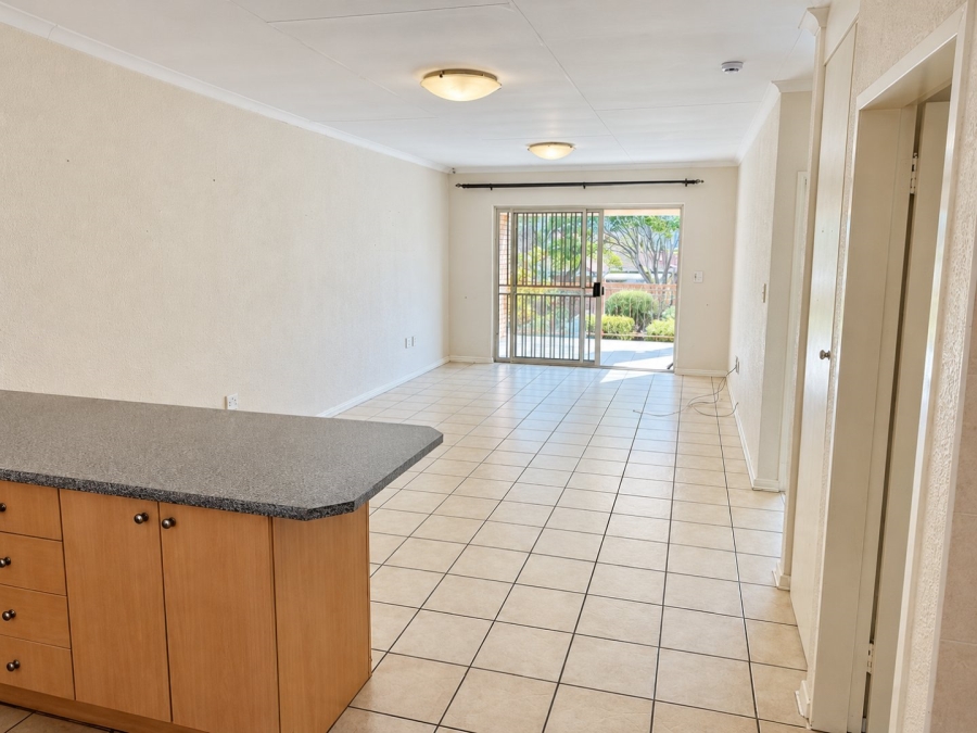 2 Bedroom Property for Sale in Wilgeheuwel Gauteng
