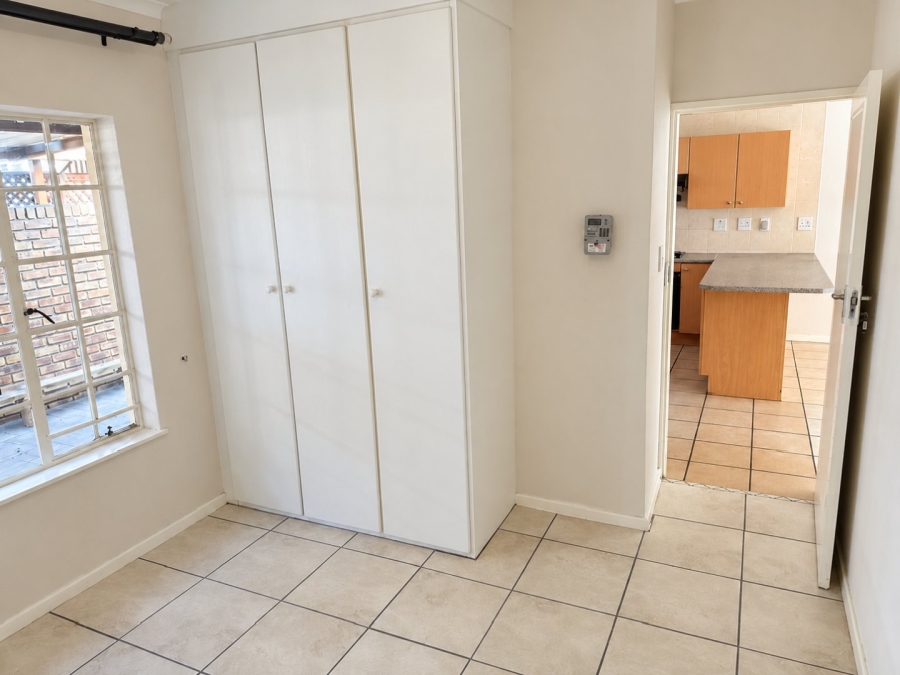 2 Bedroom Property for Sale in Wilgeheuwel Gauteng