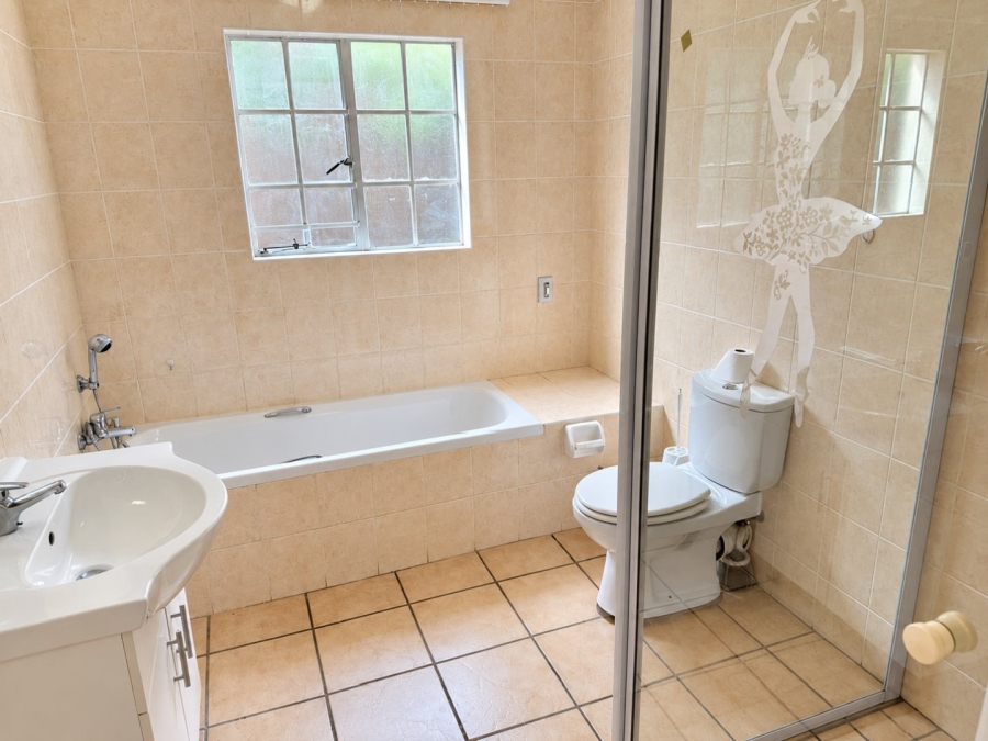 2 Bedroom Property for Sale in Wilgeheuwel Gauteng