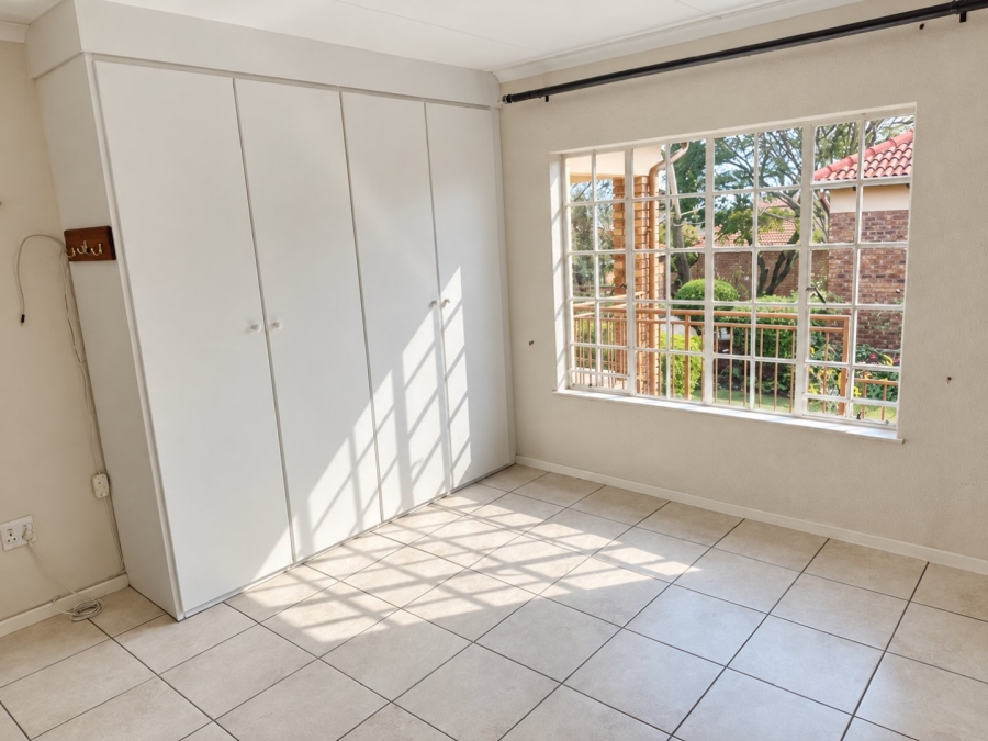 2 Bedroom Property for Sale in Wilgeheuwel Gauteng