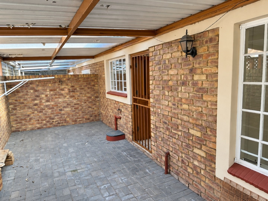 2 Bedroom Property for Sale in Wilgeheuwel Gauteng