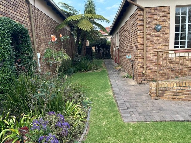 2 Bedroom Property for Sale in Wilgeheuwel Gauteng