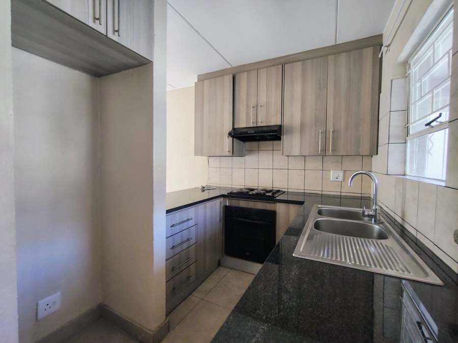 To Let 3 Bedroom Property for Rent in Vorna Valley Gauteng