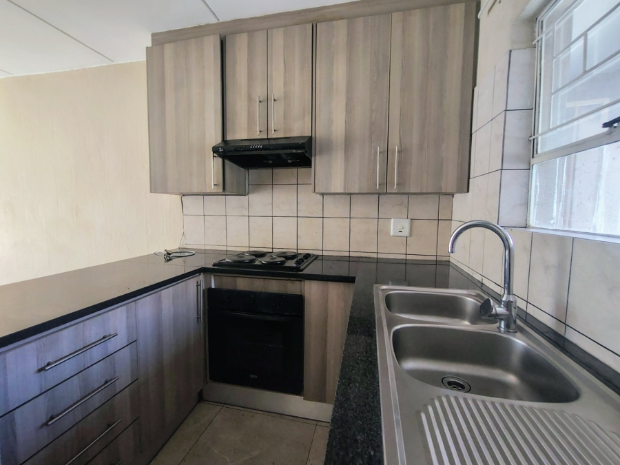 To Let 3 Bedroom Property for Rent in Vorna Valley Gauteng