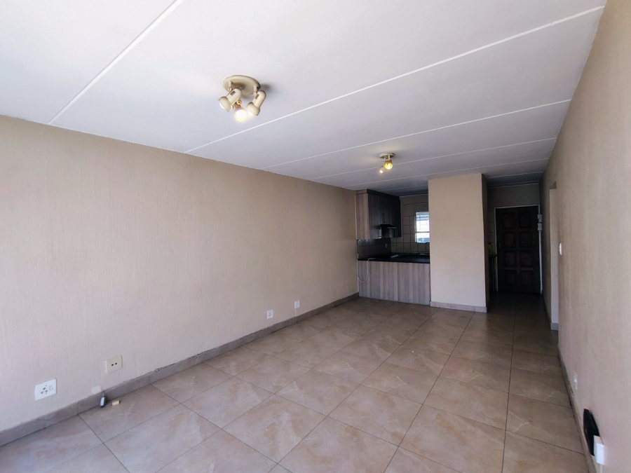 To Let 3 Bedroom Property for Rent in Vorna Valley Gauteng