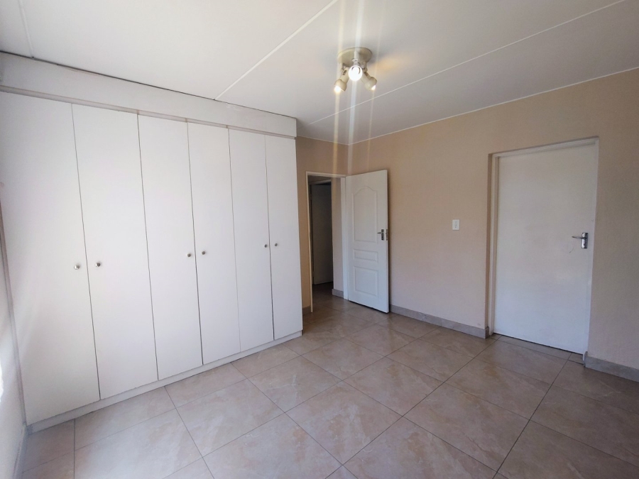 To Let 3 Bedroom Property for Rent in Vorna Valley Gauteng
