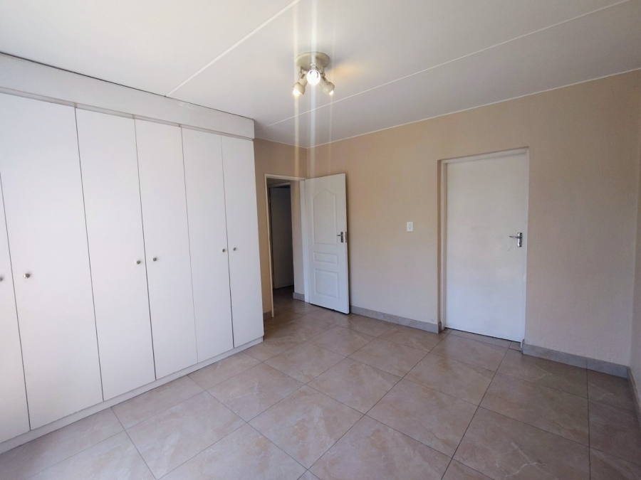 To Let 3 Bedroom Property for Rent in Vorna Valley Gauteng