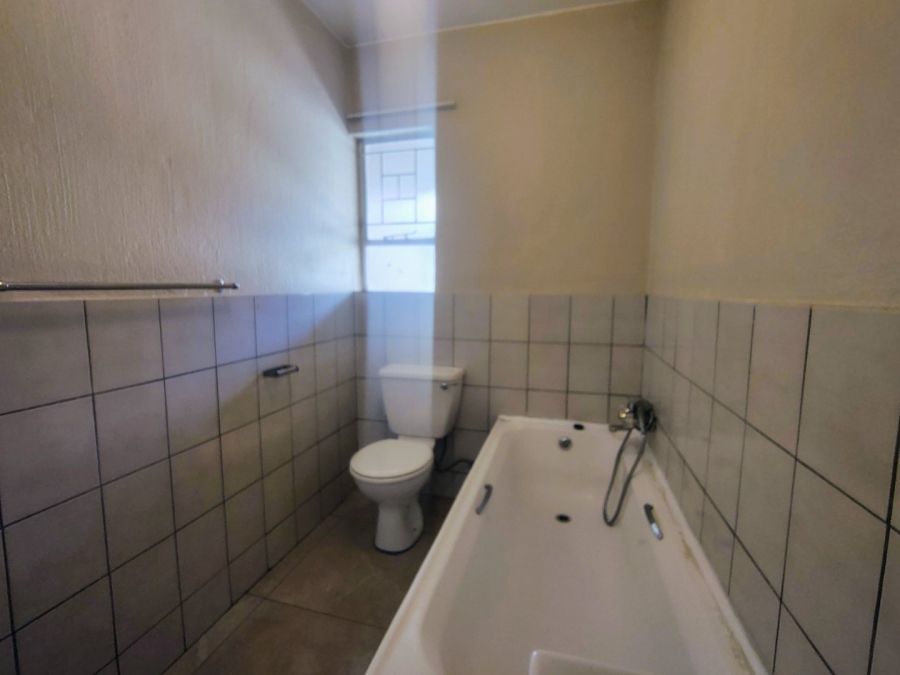 To Let 3 Bedroom Property for Rent in Vorna Valley Gauteng