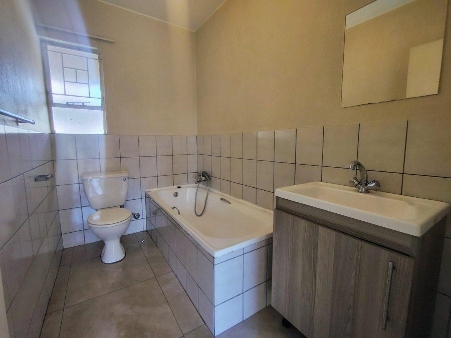 To Let 3 Bedroom Property for Rent in Vorna Valley Gauteng