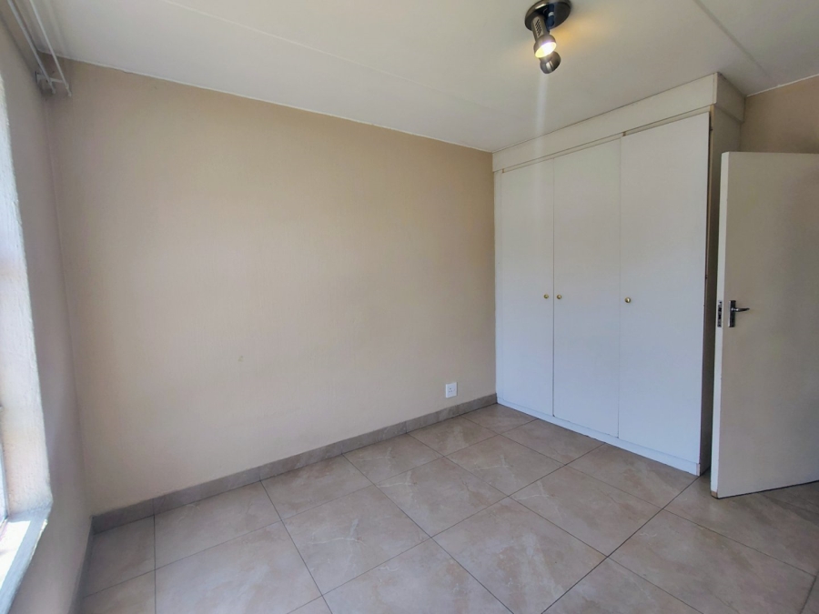 To Let 3 Bedroom Property for Rent in Vorna Valley Gauteng