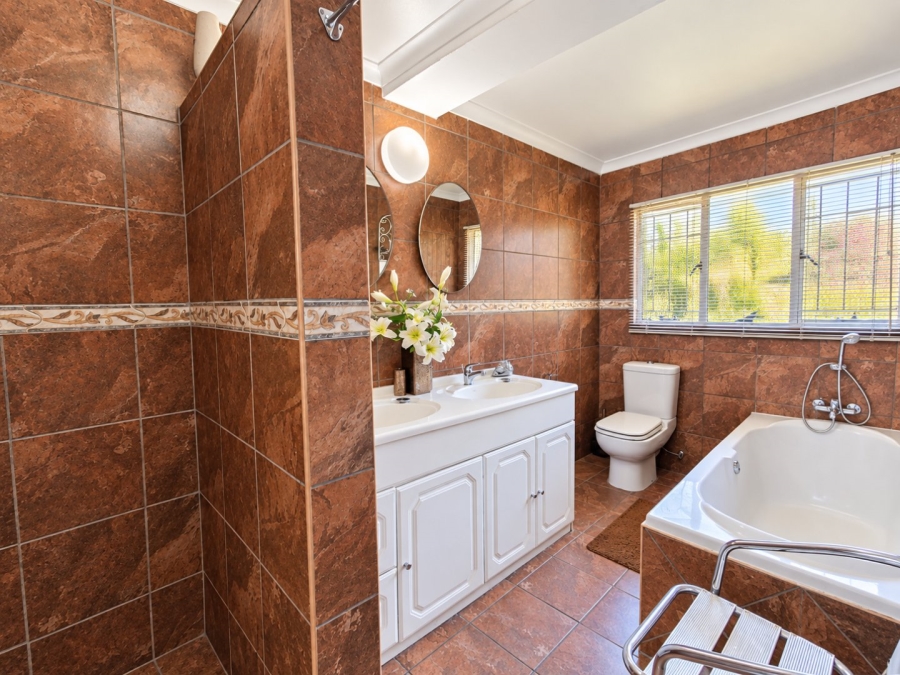 3 Bedroom Property for Sale in Illiondale Gauteng