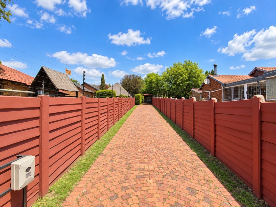 3 Bedroom Property for Sale in Illiondale Gauteng